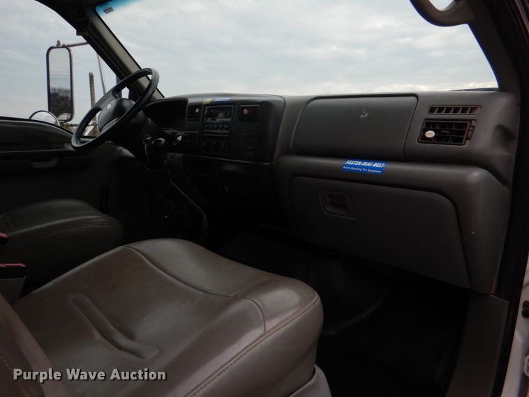 image for item JD9488 2006 Ford F750 Super Duty XLT  fuel truck