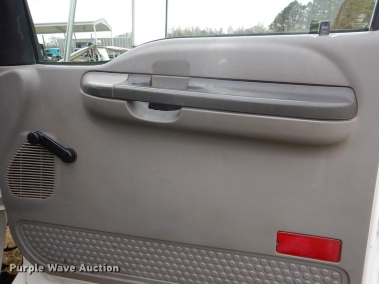 image for item JD9488 2006 Ford F750 Super Duty XLT  fuel truck