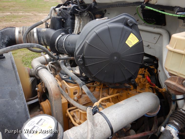 image for item JD9488 2006 Ford F750 Super Duty XLT  fuel truck