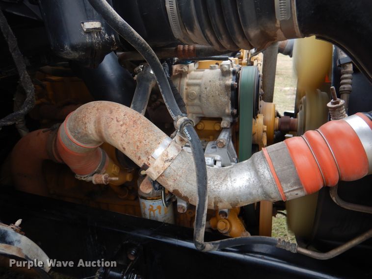 image for item JD9488 2006 Ford F750 Super Duty XLT  fuel truck