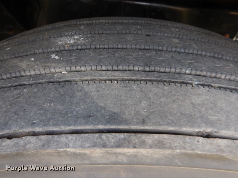 image for item JD9488 2006 Ford F750 Super Duty XLT  fuel truck