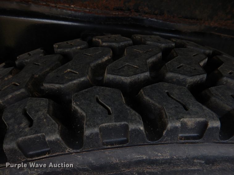 image for item JD9488 2006 Ford F750 Super Duty XLT  fuel truck