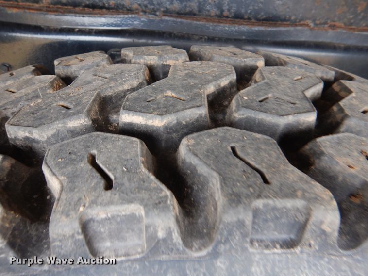 image for item JD9488 2006 Ford F750 Super Duty XLT  fuel truck