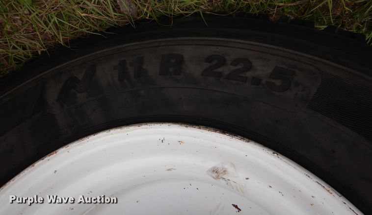 image for item JD9488 2006 Ford F750 Super Duty XLT  fuel truck