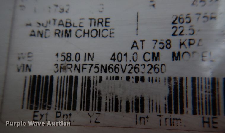 image for item JD9488 2006 Ford F750 Super Duty XLT  fuel truck