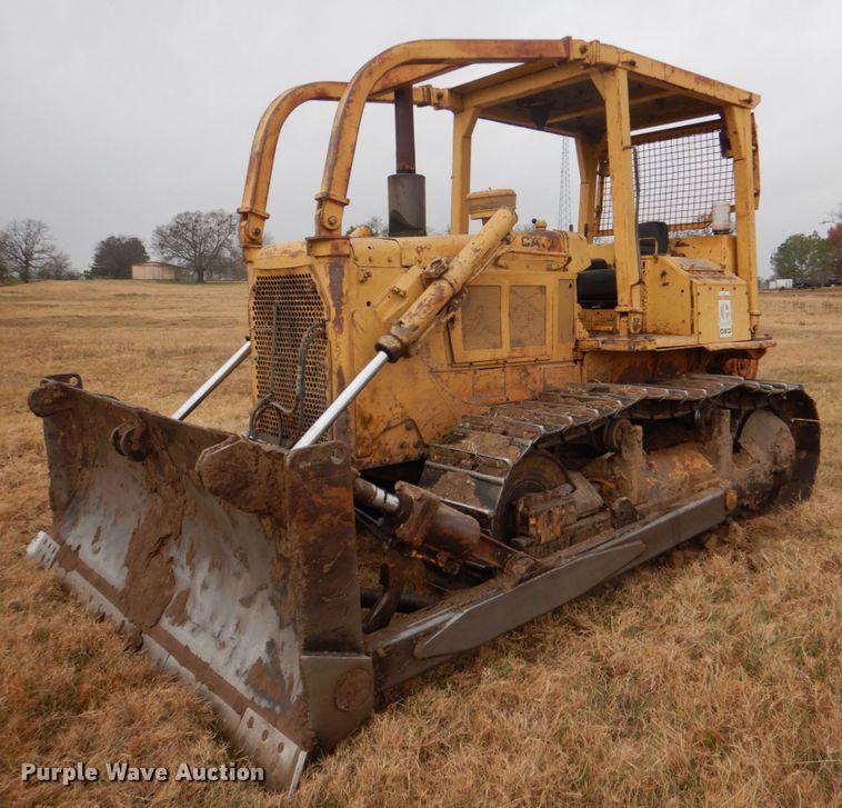 image for item JD9501 1985 Caterpillar D6D  dozer