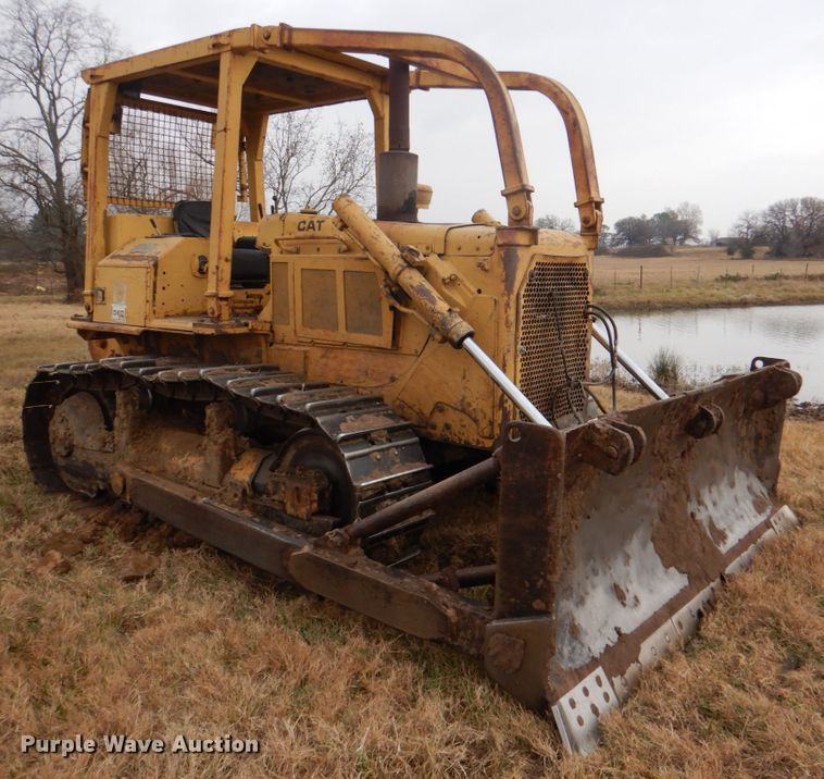 image for item JD9501 1985 Caterpillar D6D  dozer