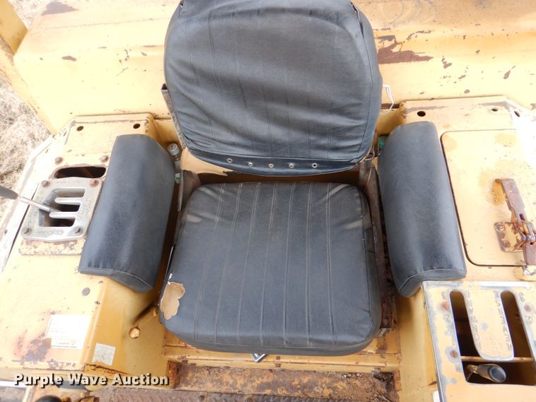 image for item JD9501 1985 Caterpillar D6D  dozer
