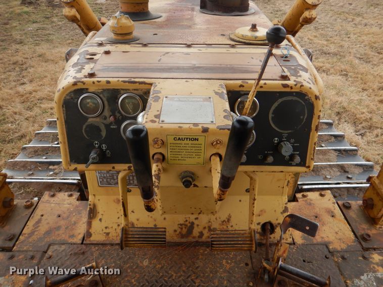 image for item JD9501 1985 Caterpillar D6D  dozer