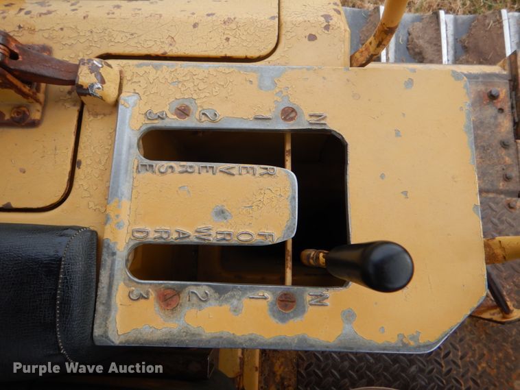image for item JD9501 1985 Caterpillar D6D  dozer