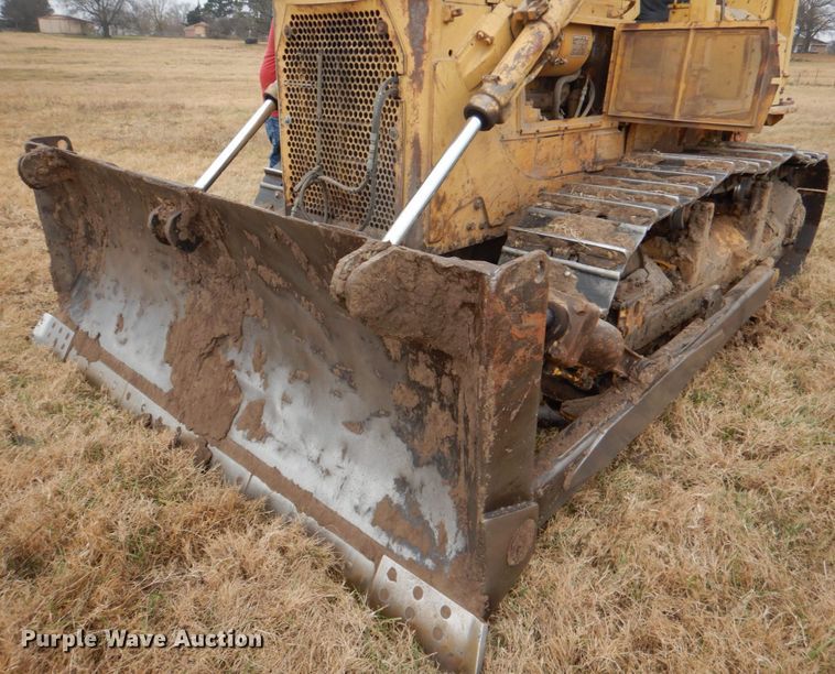 image for item JD9501 1985 Caterpillar D6D  dozer