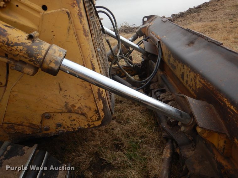 image for item JD9501 1985 Caterpillar D6D  dozer