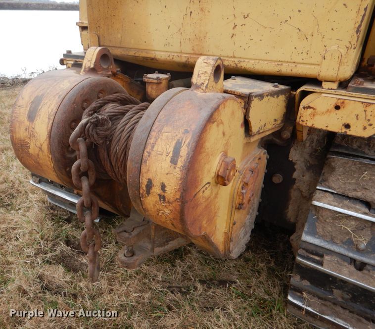 image for item JD9501 1985 Caterpillar D6D  dozer