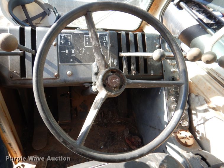 image for item JD9526 P&H Omega 20-20  crane