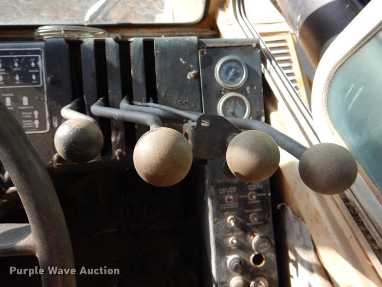 image for item JD9526 P&H Omega 20-20  crane