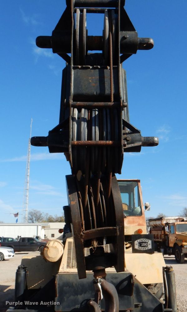 image for item JD9526 P&H Omega 20-20  crane