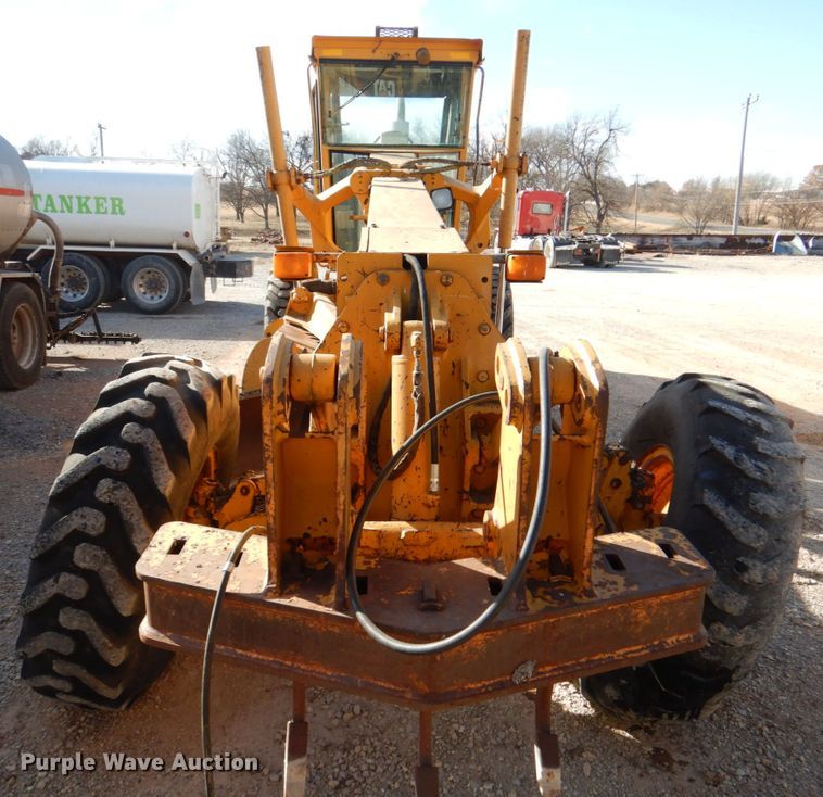 image for item JD9532 1990 John Deere 670B  motor grader