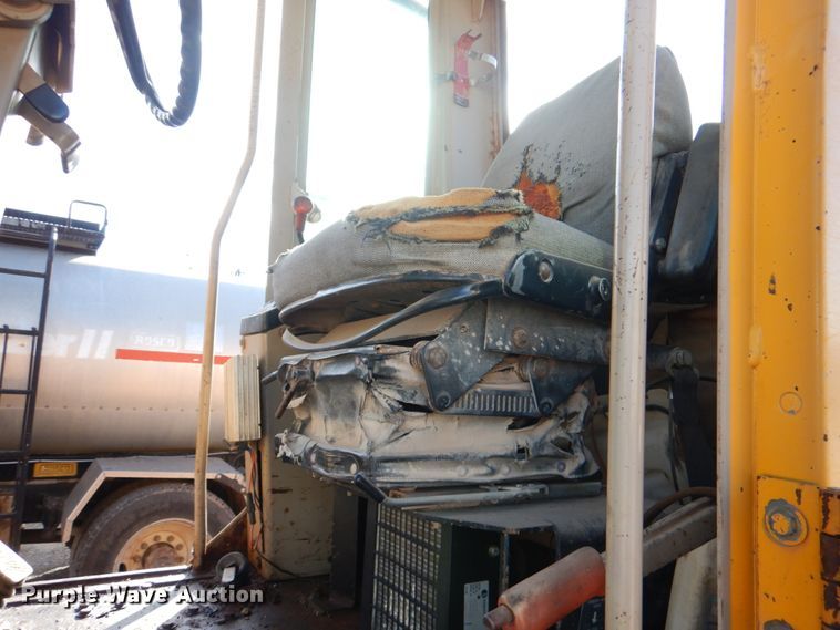 image for item JD9532 1990 John Deere 670B  motor grader