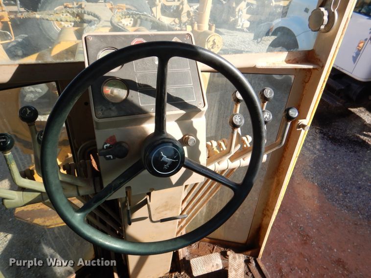 image for item JD9532 1990 John Deere 670B  motor grader