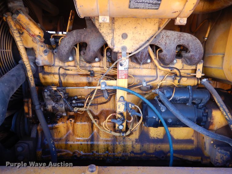 image for item JD9532 1990 John Deere 670B  motor grader