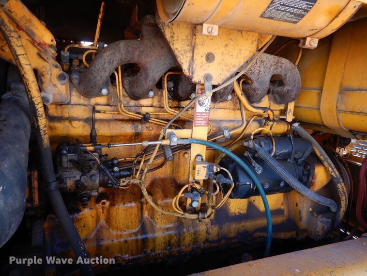 image for item JD9532 1990 John Deere 670B  motor grader