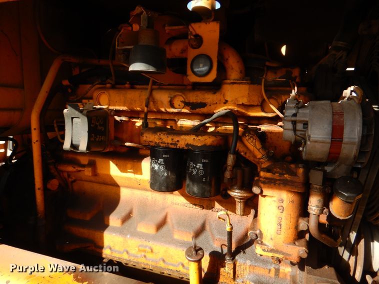 image for item JD9532 1990 John Deere 670B  motor grader