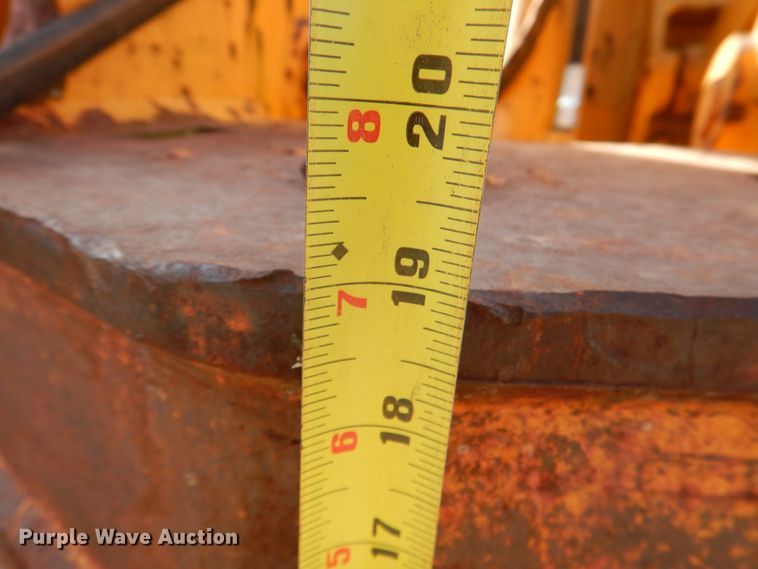 image for item JD9532 1990 John Deere 670B  motor grader