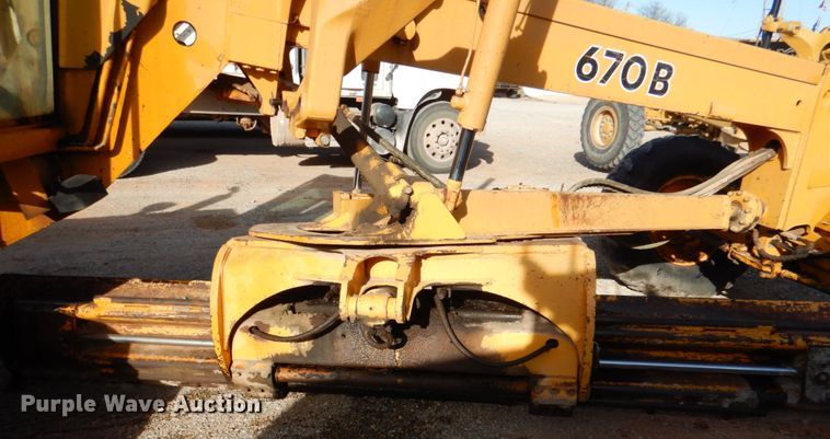 image for item JD9532 1990 John Deere 670B  motor grader