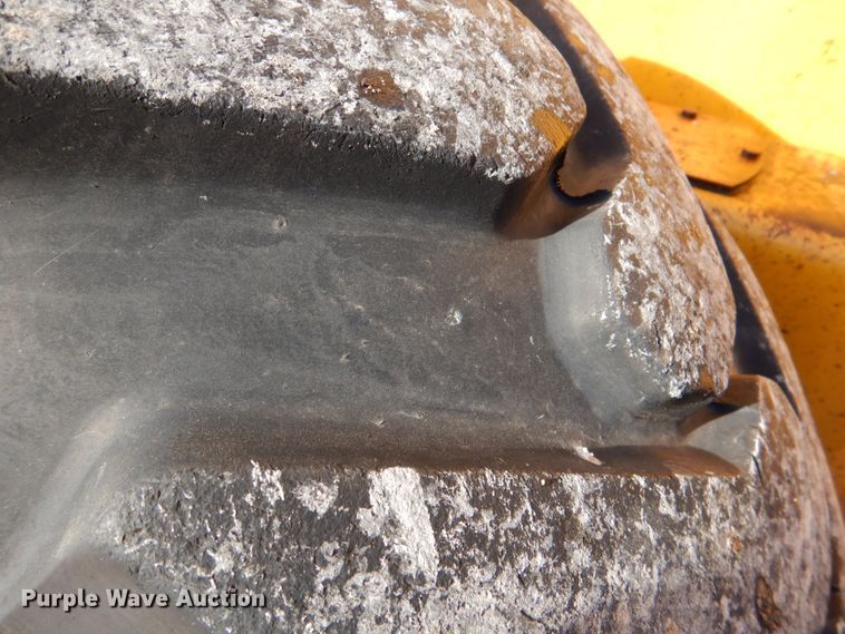 image for item JD9532 1990 John Deere 670B  motor grader