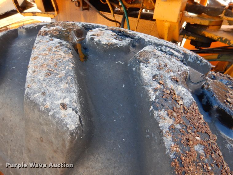 image for item JD9532 1990 John Deere 670B  motor grader