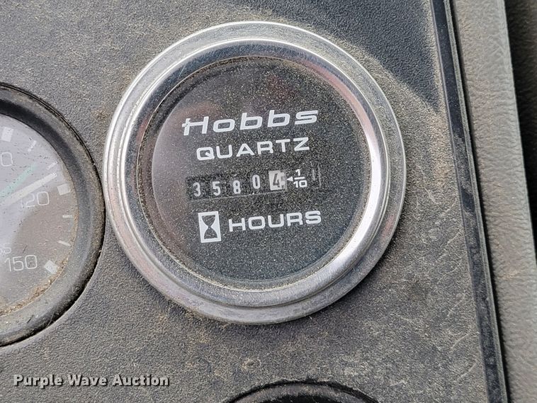 image for item JE9147 2000 Sterling SC7000  oil distributor truck