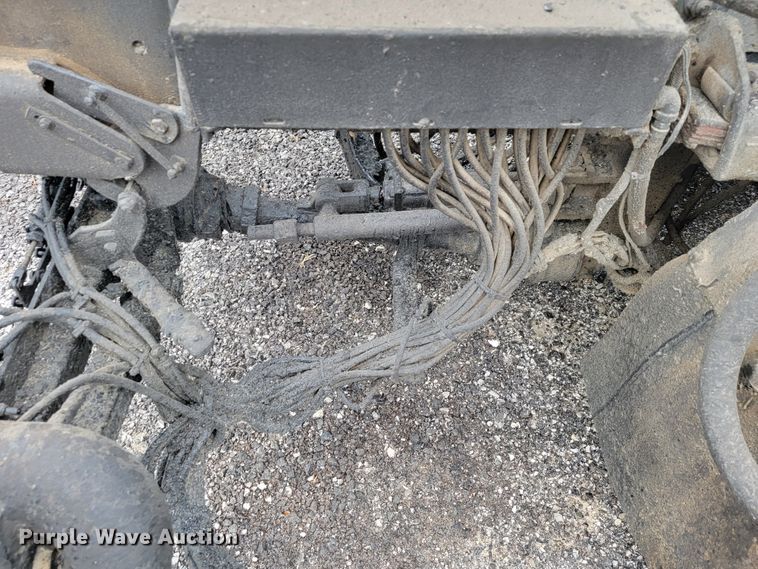 image for item JE9147 2000 Sterling SC7000  oil distributor truck