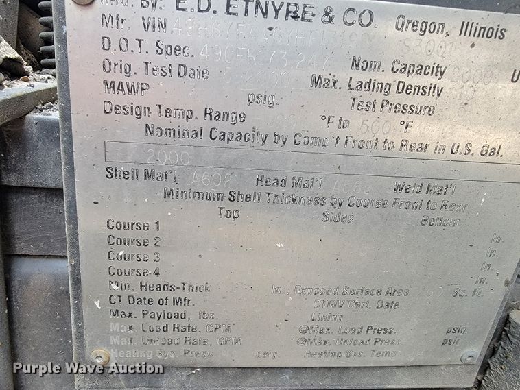 image for item JE9147 2000 Sterling SC7000  oil distributor truck