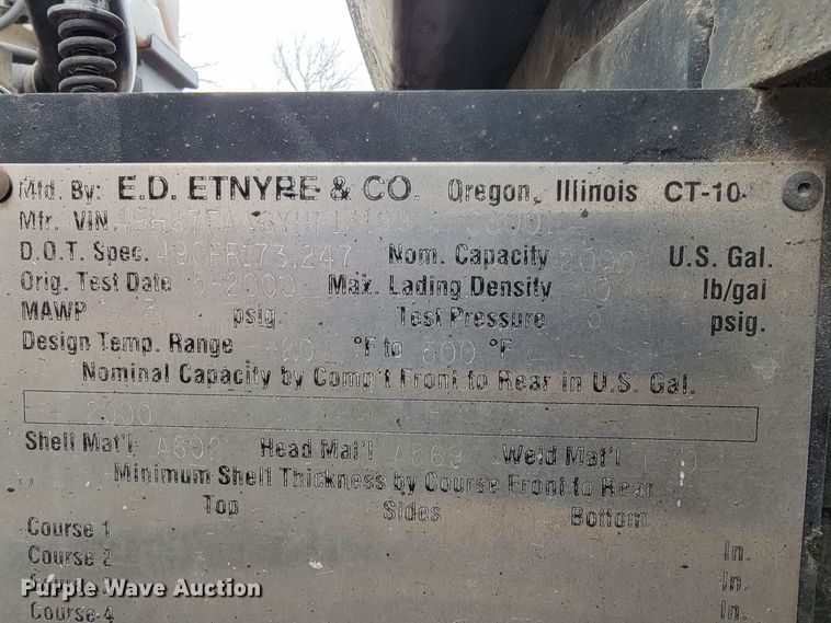 image for item JE9147 2000 Sterling SC7000  oil distributor truck