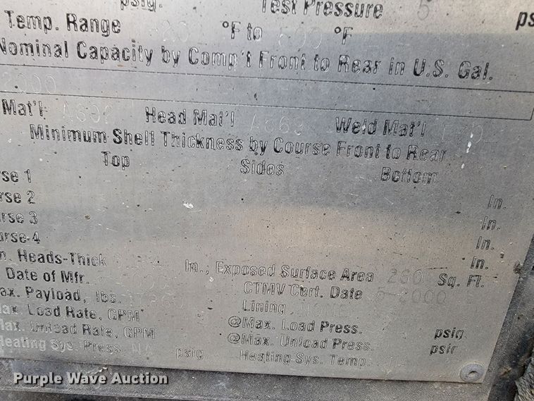 image for item JE9147 2000 Sterling SC7000  oil distributor truck