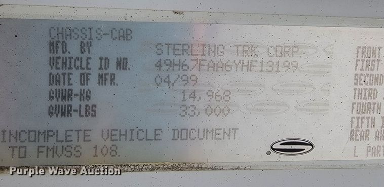 image for item JE9147 2000 Sterling SC7000  oil distributor truck