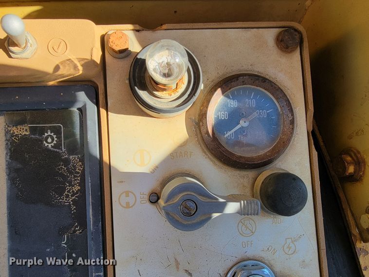 image for item JE9171 Caterpillar 963  track loader