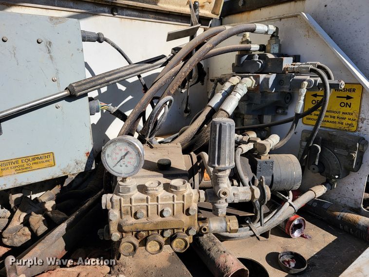 image for item JE9174 2006 Somero SXP  laser screed