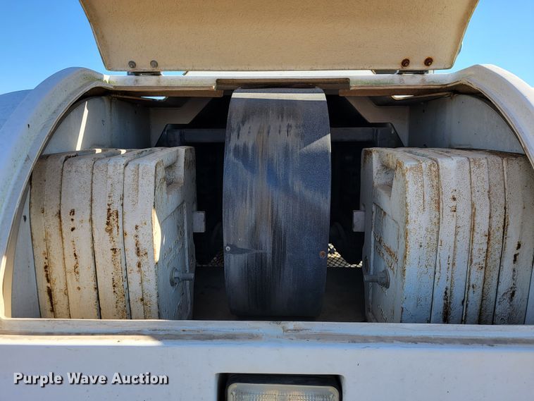 image for item JE9174 2006 Somero SXP  laser screed