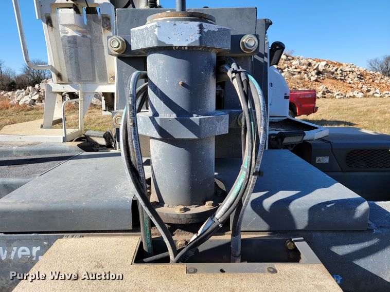 image for item JE9174 2006 Somero SXP  laser screed