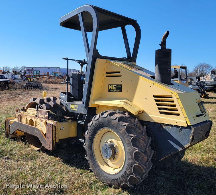 image for item JE9175 2006 Bomag BW145PDH-3  single drum vibratory roller