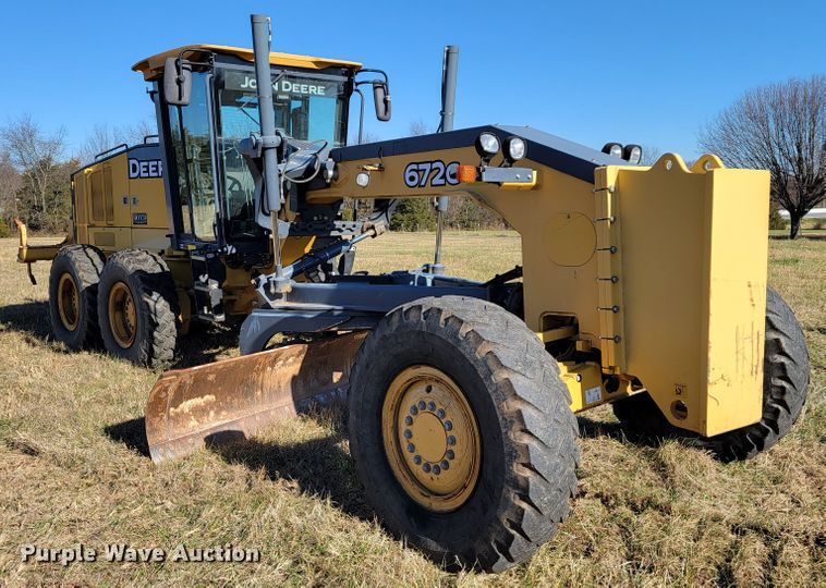 image for item JE9176 2011 John Deere 672G  motor grader