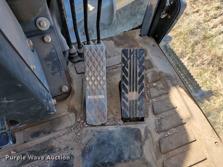 image for item JE9176 2011 John Deere 672G  motor grader