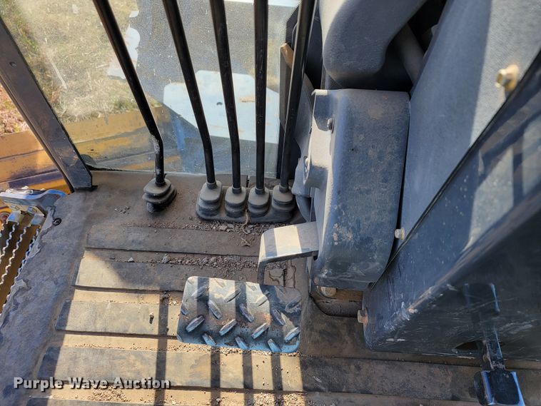 image for item JE9176 2011 John Deere 672G  motor grader