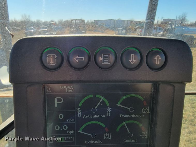 image for item JE9176 2011 John Deere 672G  motor grader