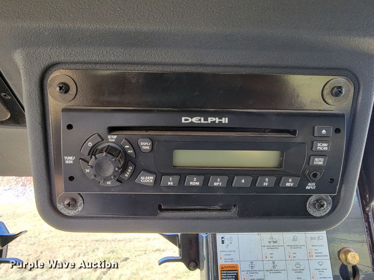 image for item JE9176 2011 John Deere 672G  motor grader