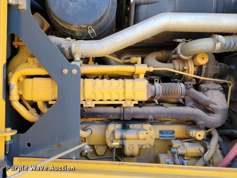 image for item JE9176 2011 John Deere 672G  motor grader