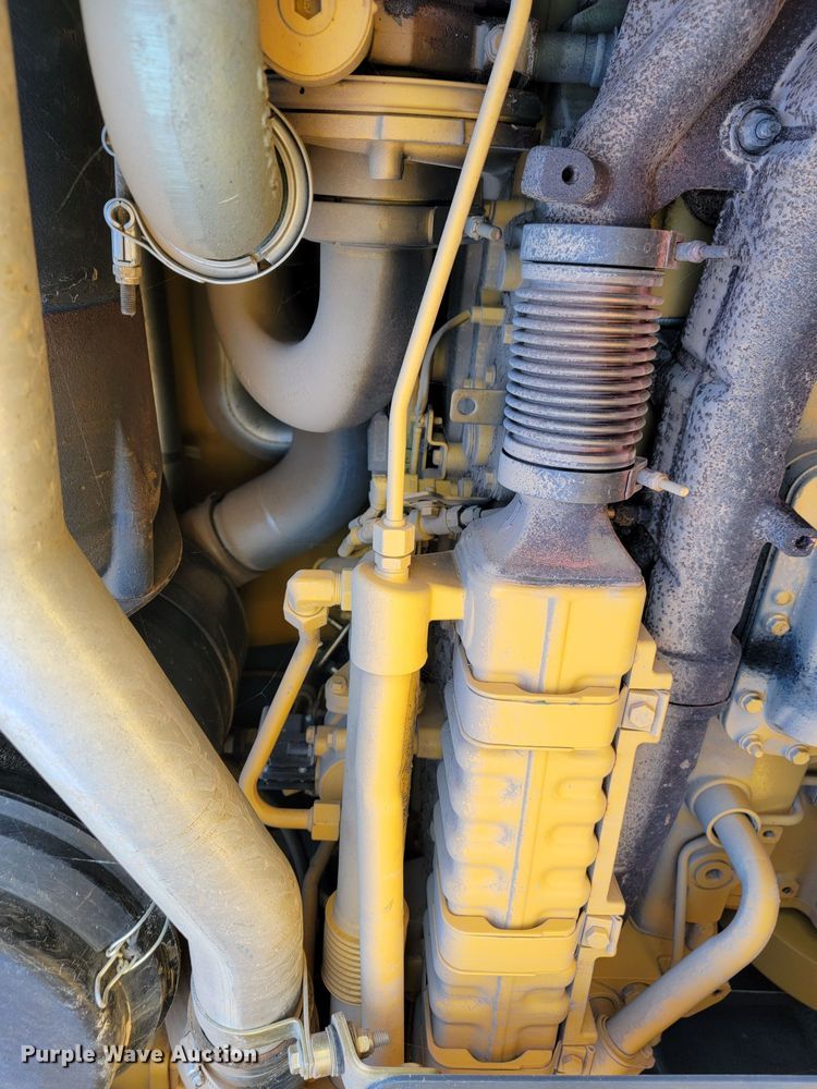 image for item JE9176 2011 John Deere 672G  motor grader