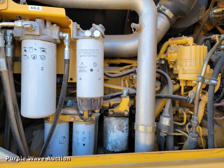 image for item JE9176 2011 John Deere 672G  motor grader