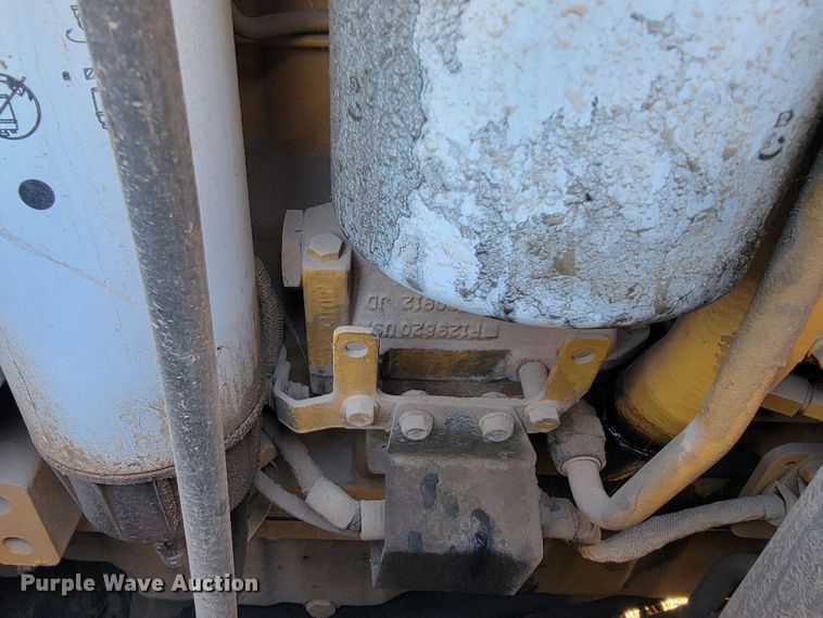 image for item JE9176 2011 John Deere 672G  motor grader